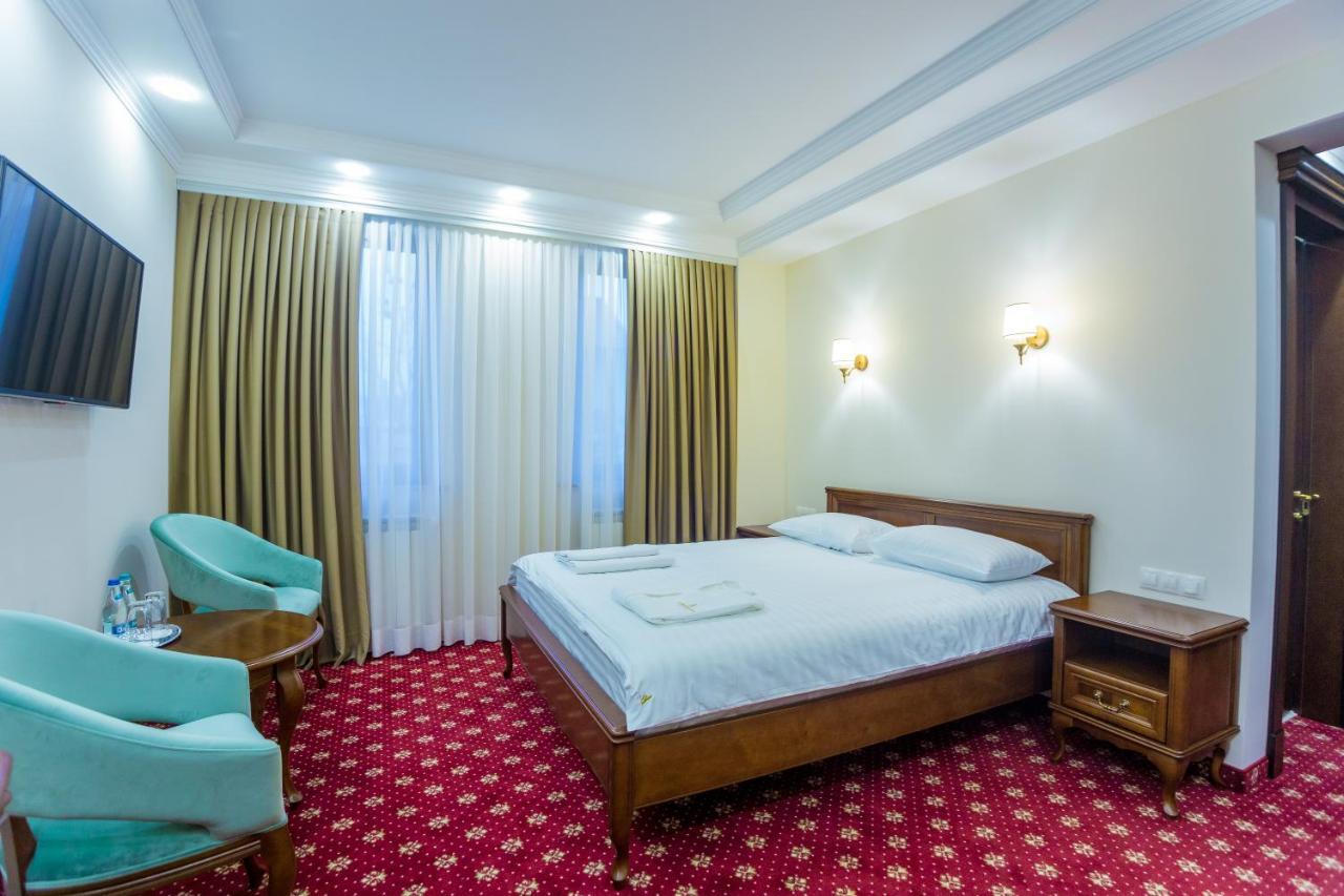 Ambassador Hotel Chisinau Eksteriør bilde