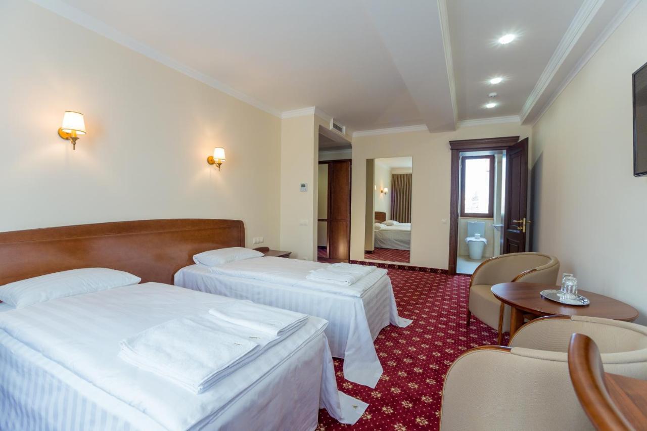 Ambassador Hotel Chisinau Eksteriør bilde