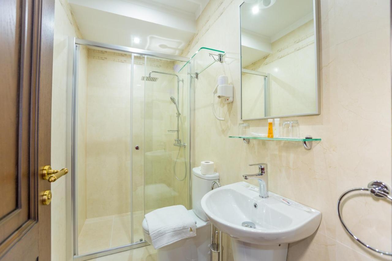 Ambassador Hotel Chisinau Eksteriør bilde