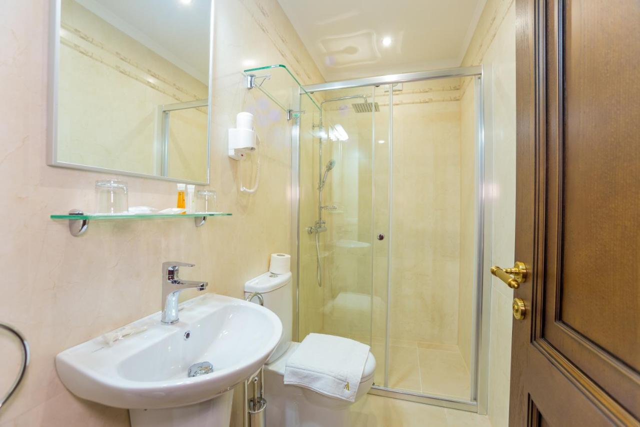 Ambassador Hotel Chisinau Eksteriør bilde