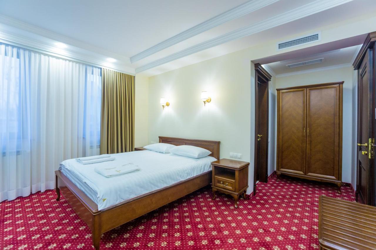Ambassador Hotel Chisinau Eksteriør bilde