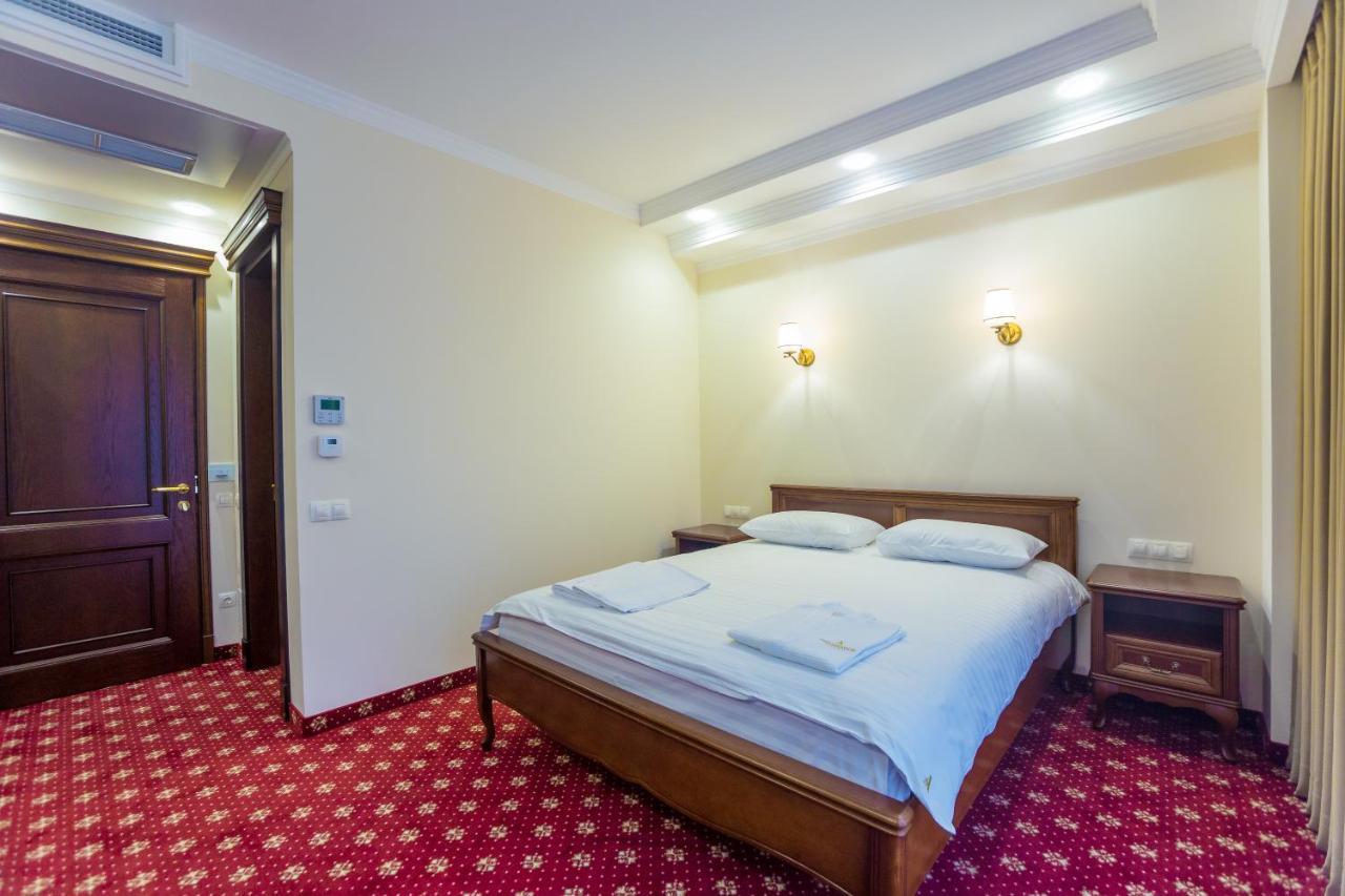 Ambassador Hotel Chisinau Eksteriør bilde